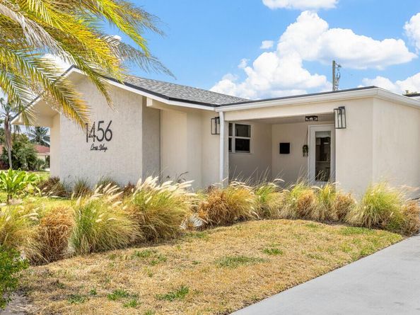 1456 Cross Way, West Palm Beach FL 33401