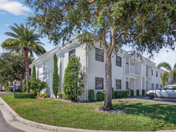 130 Cypress Club Drive 324, Pompano Beach FL 33060