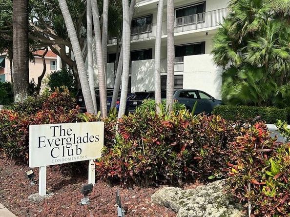 2300 NE 33rd Ave 403, Fort Lauderdale FL 33305