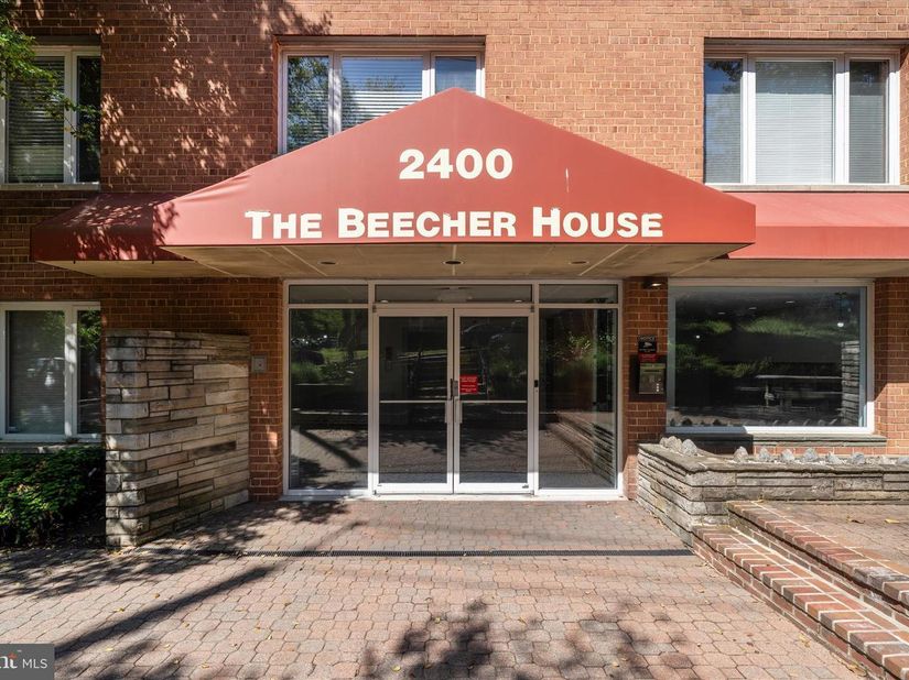 2400 NW 41st Street NW 403, Washington DC 20007