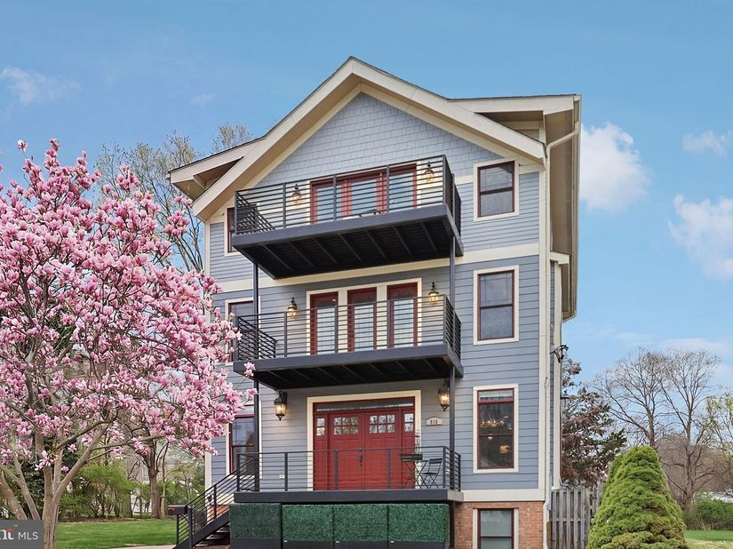 816 S Veitch Street, Arlington VA 22204
