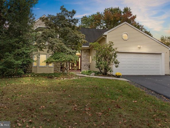 905 Pebble Lane, Southampton PA 18966