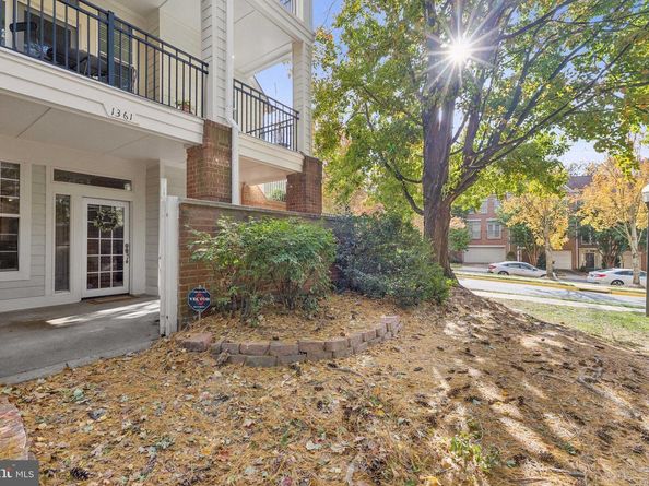 1361 Garden Wall Circle 701, Reston VA 20194