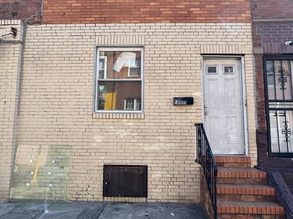 2003 S Beechwood Street, Philadelphia PA 19145