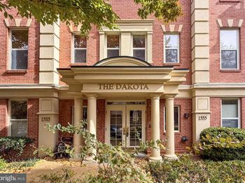 1555 N Colonial Terrace