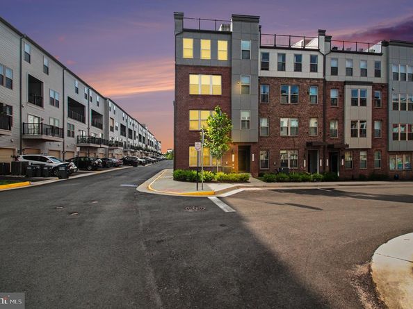 2430 Silver Line Alley, Herndon VA 20171