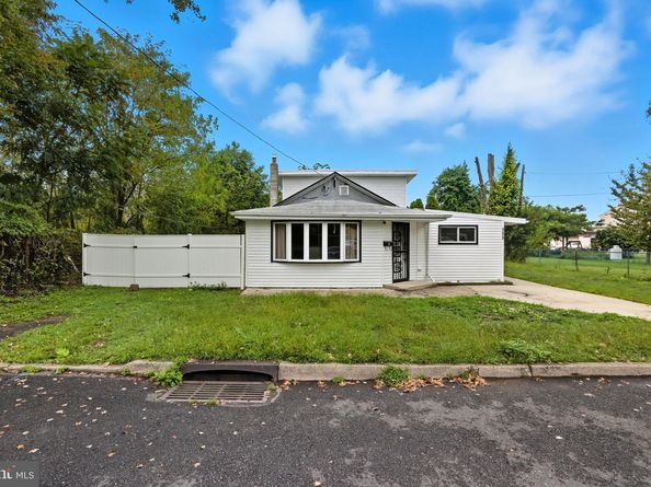 305 Miller Avenue, Croydon PA 19021