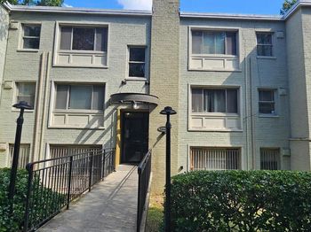 2844 Hartford Street SE