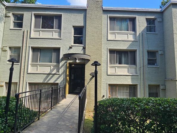 2844 Hartford Street SE 301, Washington DC 20020