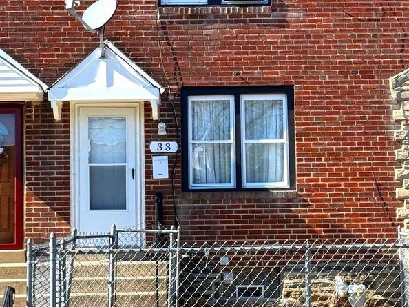 33 Mermont Circle, Darby PA 19023