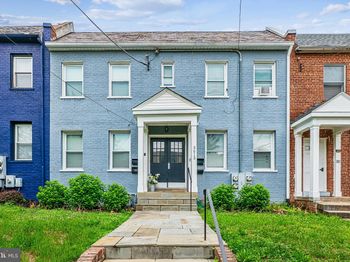 5615 1st Place NW