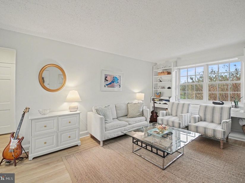 1632 W Abingdon Drive 302, Alexandria VA 22314