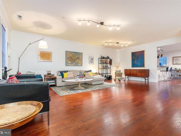 303 Captains Way, Philadelphia PA 19146