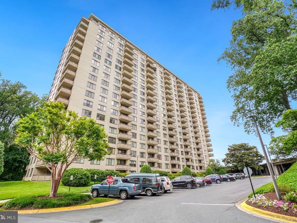 5225 Pooks Hill Road 520N, Bethesda MD 20814