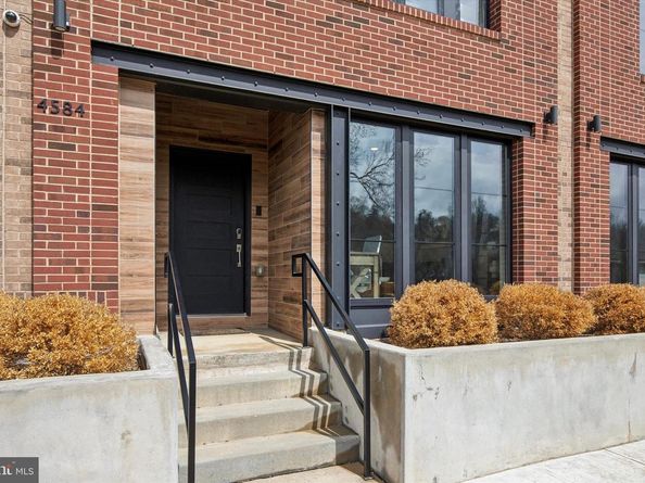 4584 Riverside Way, Philadelphia PA 19127