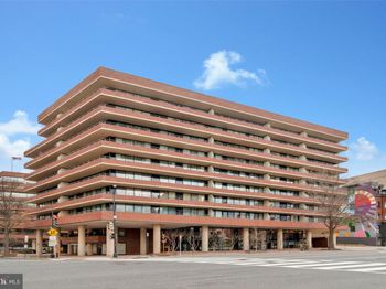 2555 Pennsylvania Avenue NW