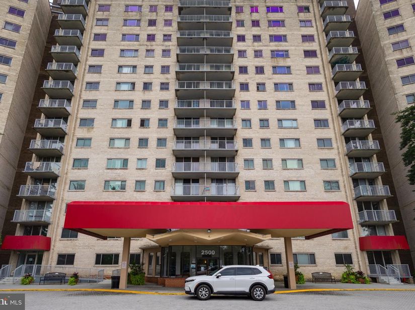 2500 N Van Dorn Street 619, Alexandria VA 22302