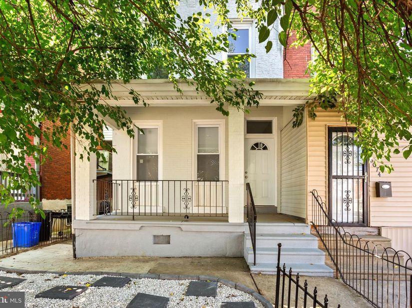 6072 W Girard Avenue, Philadelphia PA 19151