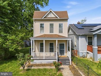 3009 8TH Street SE
