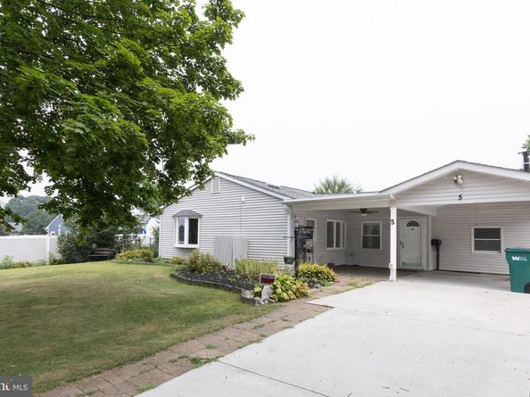 5 Sweetbriar Lane, Levittown PA 19055
