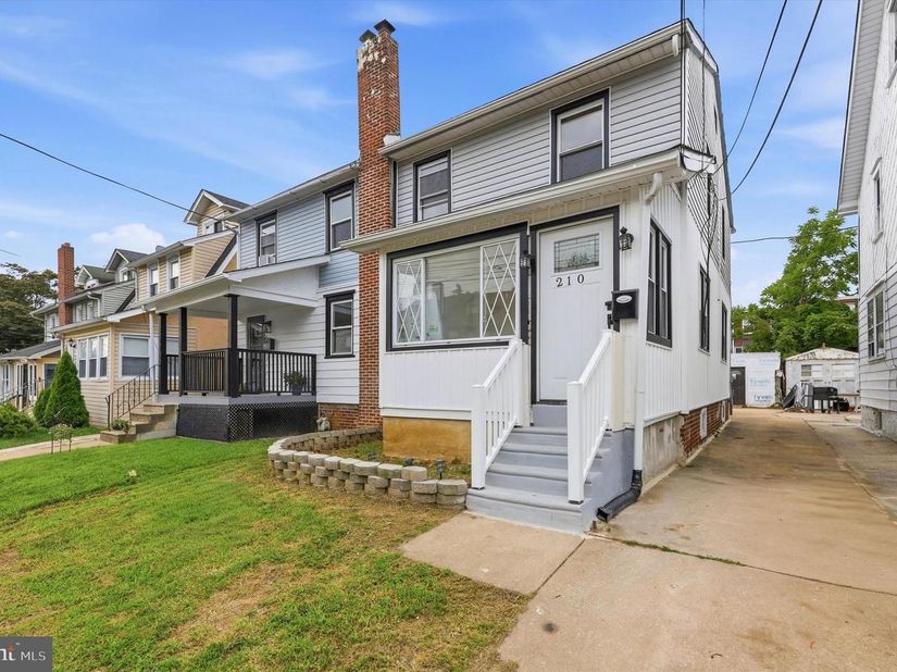 210 Marshall Avenue, Darby PA 19023