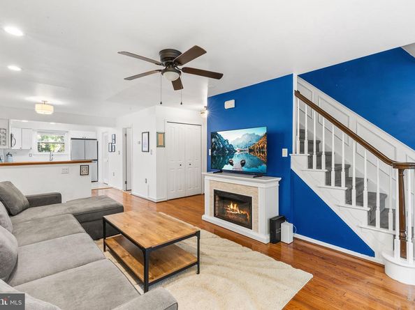 908 Greenwich Street, Philadelphia PA 19147