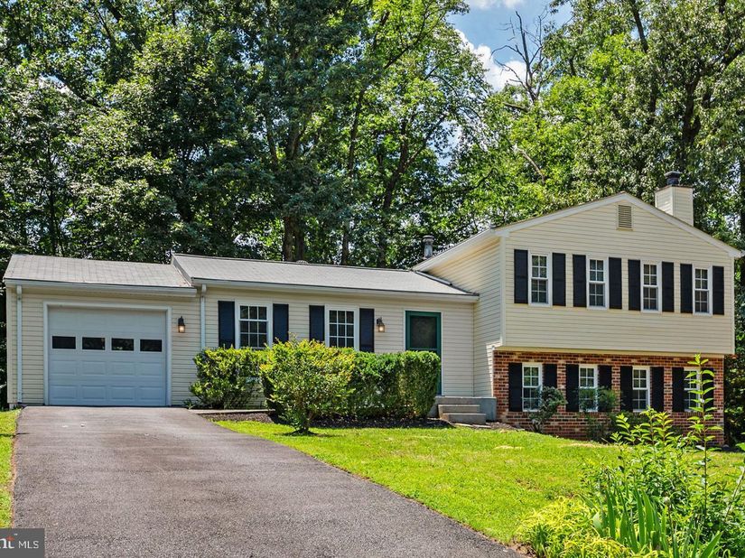 2422 Ivywood Road, Reston VA 20191
