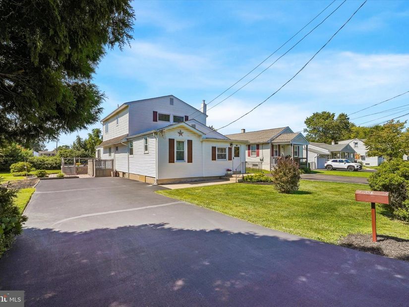 312 Elm Street, Warminster PA 18974