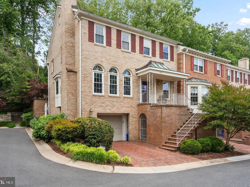 8015 Quarry Ridge Way, Bethesda MD 20817