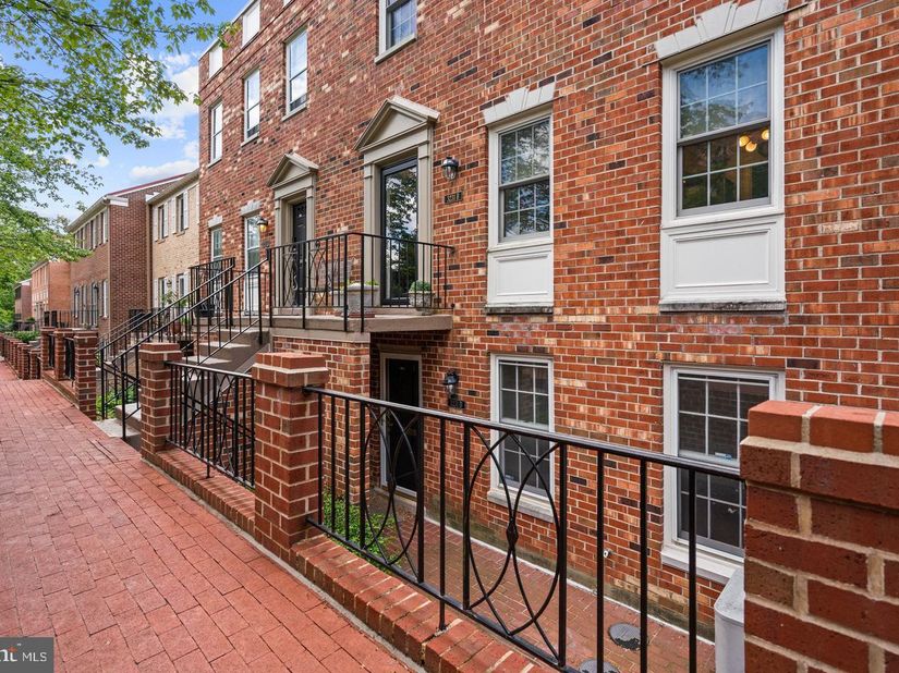 3231 Sutton Place NW D, Washington DC 20016