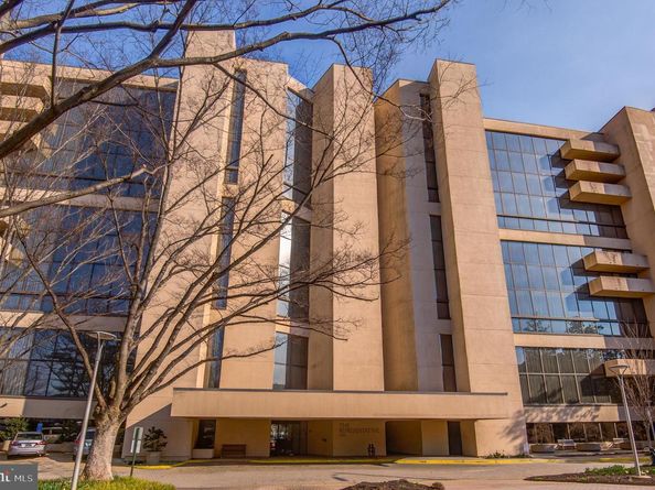 1101 S Arlington Ridge Road 106, Arlington VA 22202