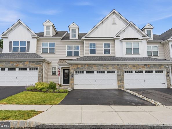 68 Parry Way, Ivyland PA 18974