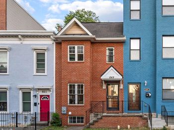 649 16TH Street NE