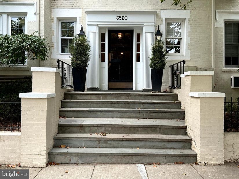 3520 W Pl NW NW 202, Washington DC 20007