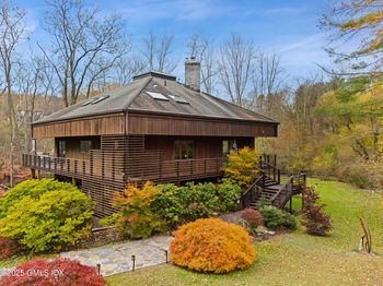 198 E Middle Patent Road