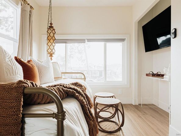 324 S Nevada St, Oceanside CA 92054