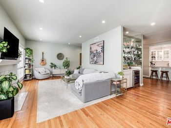 4444 Moorpark Way