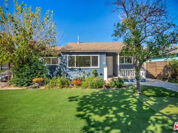 17527 Haynes Street, Van Nuys CA 91406