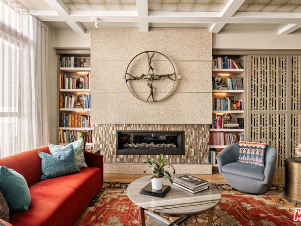 6732 W HEPBURN Way, Los Angeles CA 90038