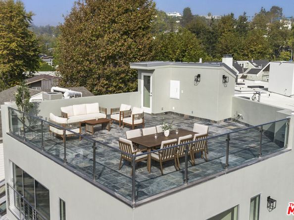 257 Entrada Drive, Santa Monica CA 90402