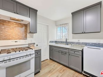 916 E 68th Street