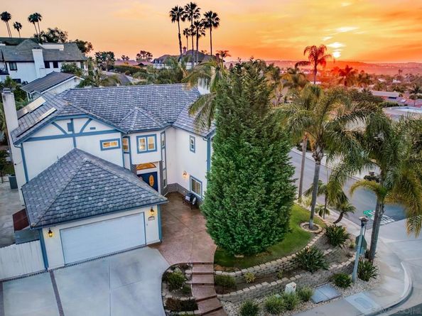 6823 Corintia St, Carlsbad CA 92009