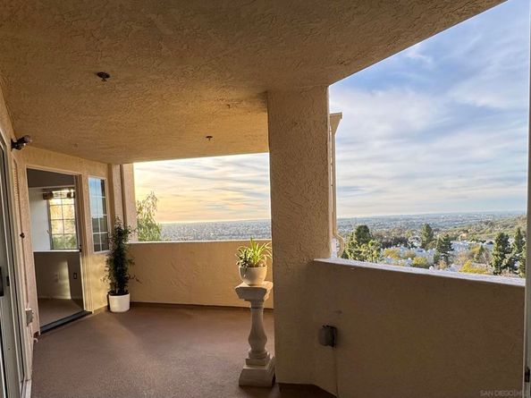 11285 Affinity Ct 124, San Diego CA 92131