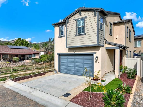 1646 Carol Lee Ln, Escondido CA 92026