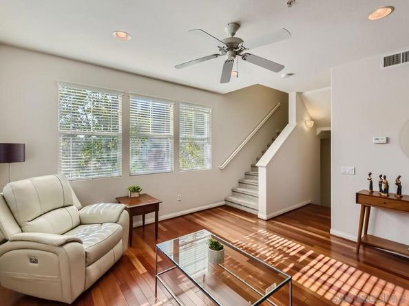 8761 Plaza Park Ln, San Diego CA 92123