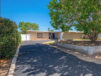541 E Greenhaven