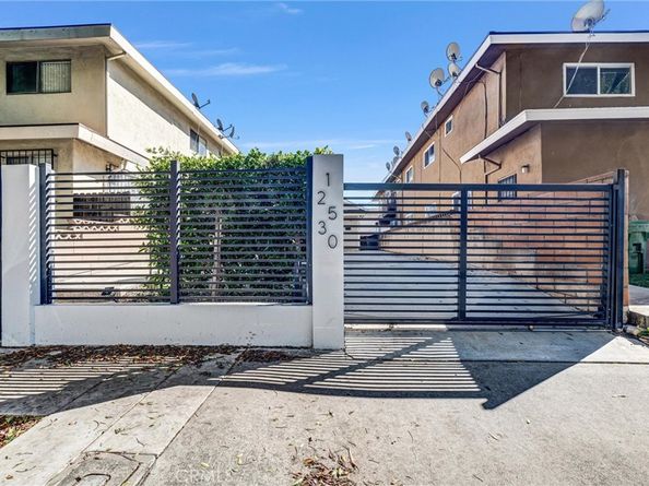 12530 Birch, Hawthorne CA 90250