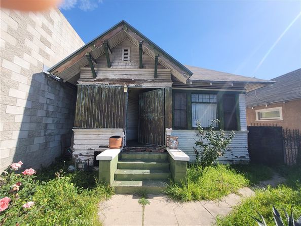 4010 Wall, Los Angeles CA 90011