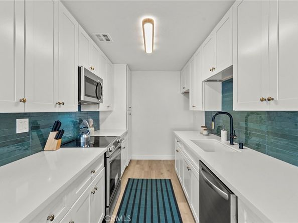 5400 Newcastle 12, Encino CA 91316