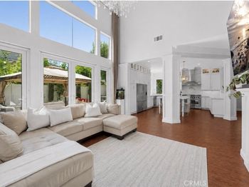 6 Coffeeberry Court